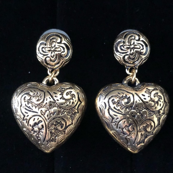Vintage gold tone heart earring lot- 3 pairs stud etched design, AVON drop style - Picture 10 of 11
